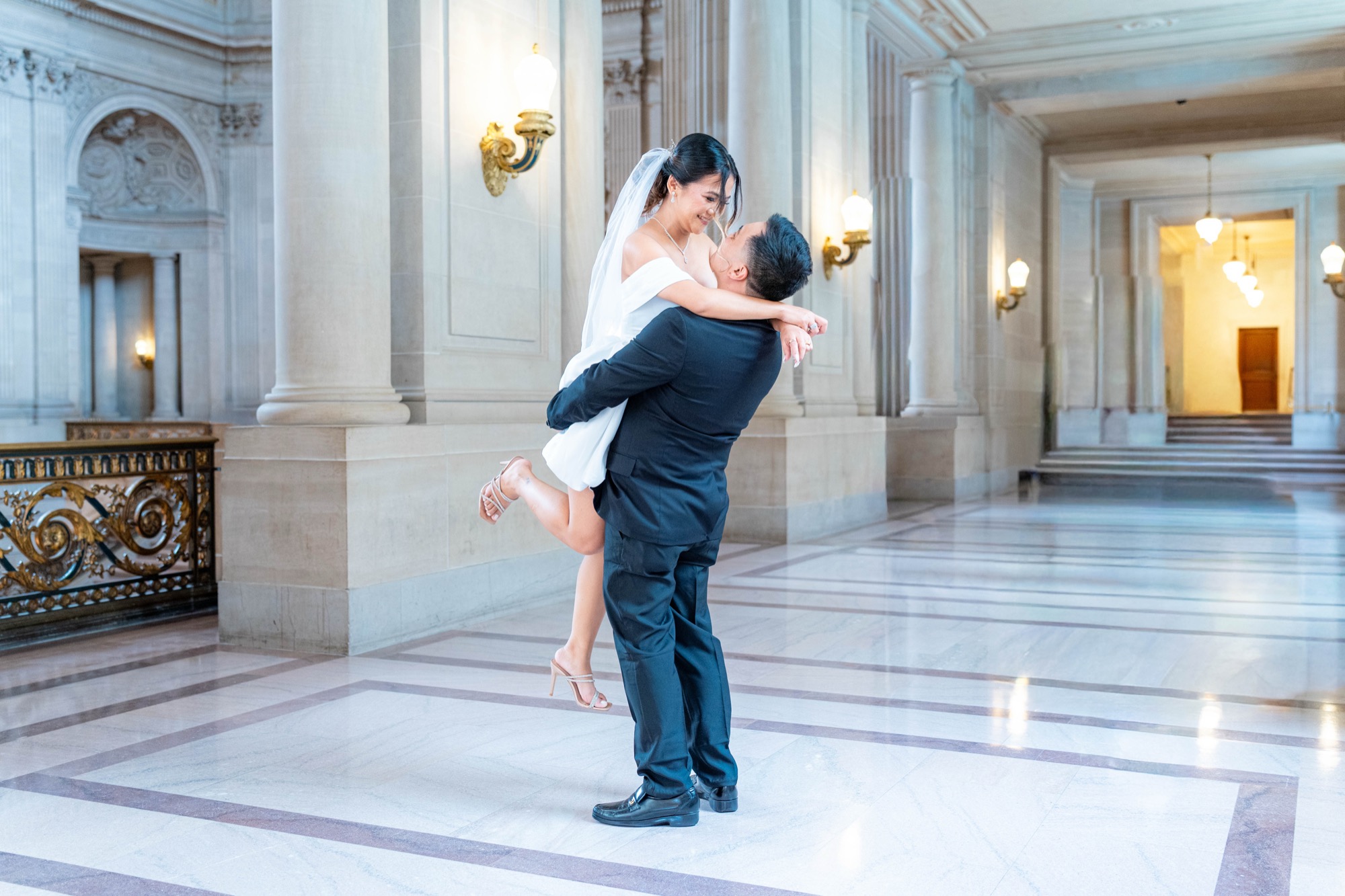 San Francisco City Hall wedding photo