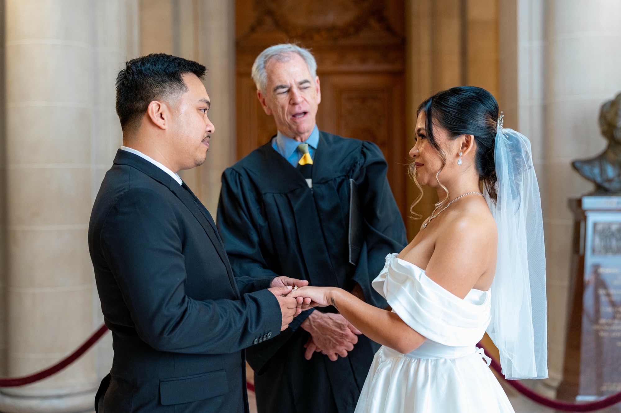 San Francisco City Hall wedding photo
