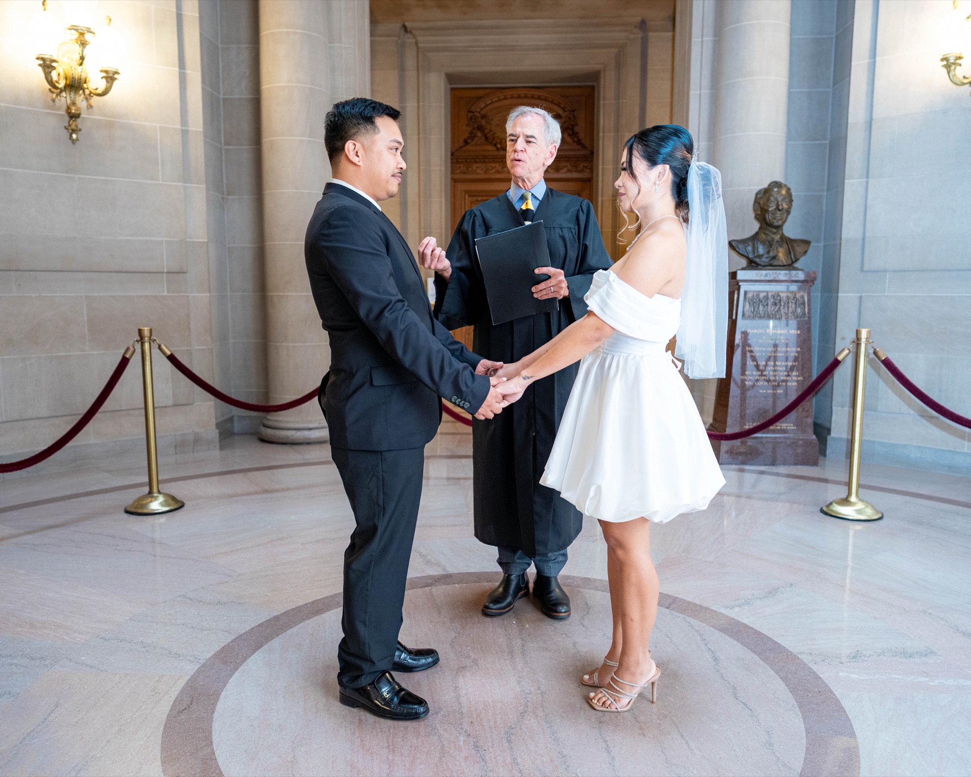San Francisco City Hall wedding photo